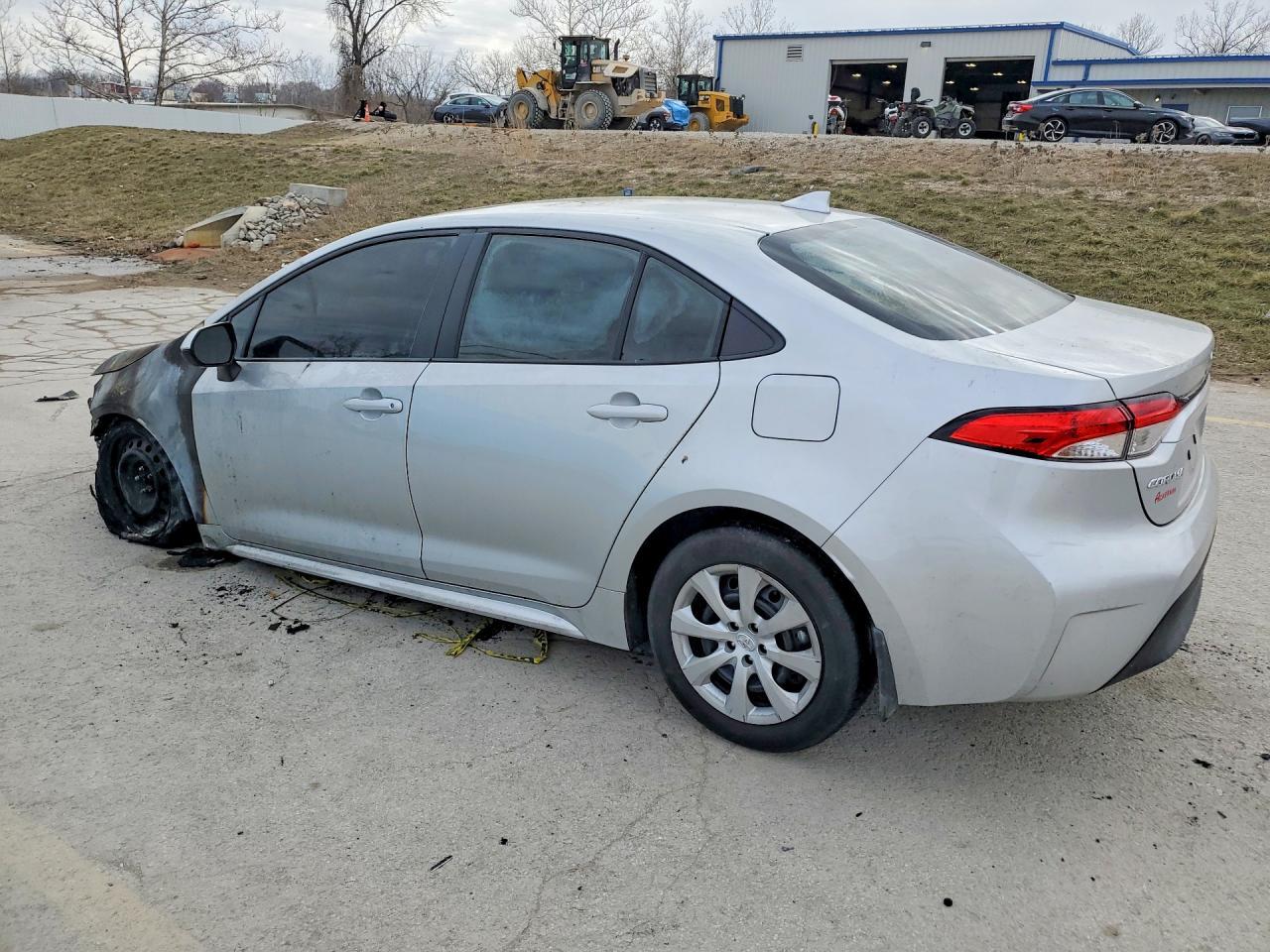 2024 Toyota Corolla Le - Фото 2