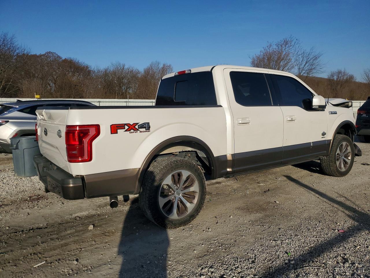 2015 Ford F150 Supercrew - Фото 3