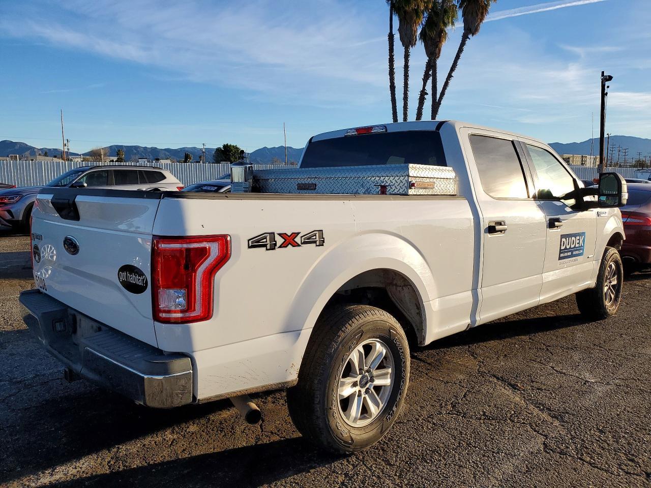 2017 Ford F150 Supercrew - Фото 3