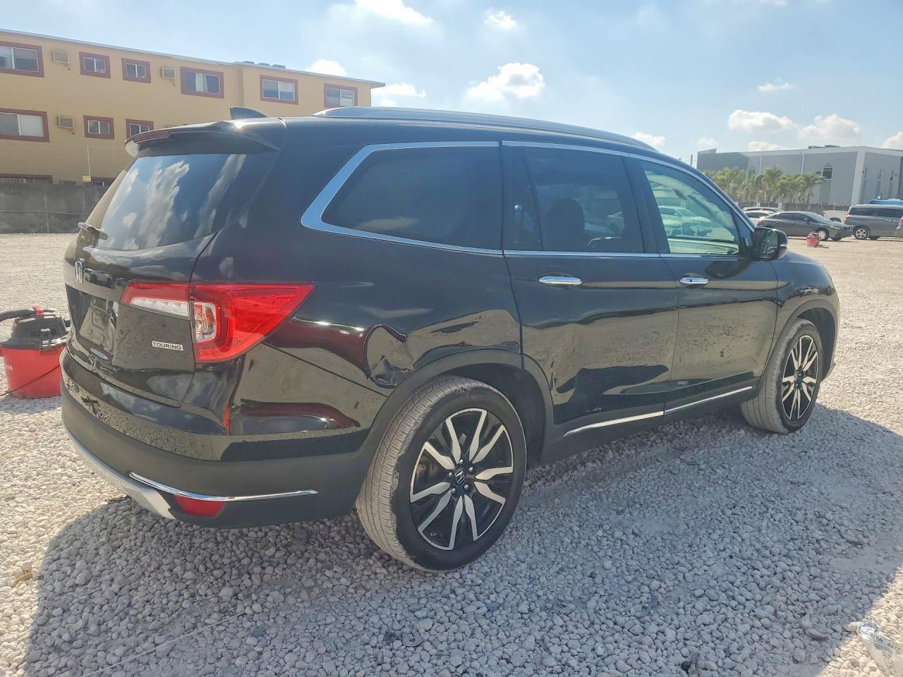 2022 Honda Pilot Touring - Фото 3