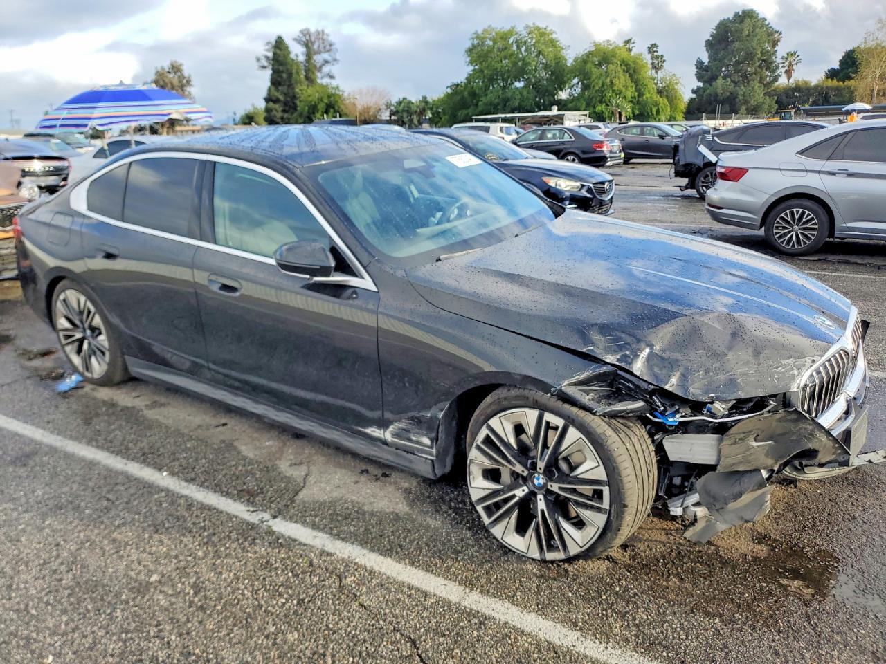 2025 BMW 530 I - Фото 4