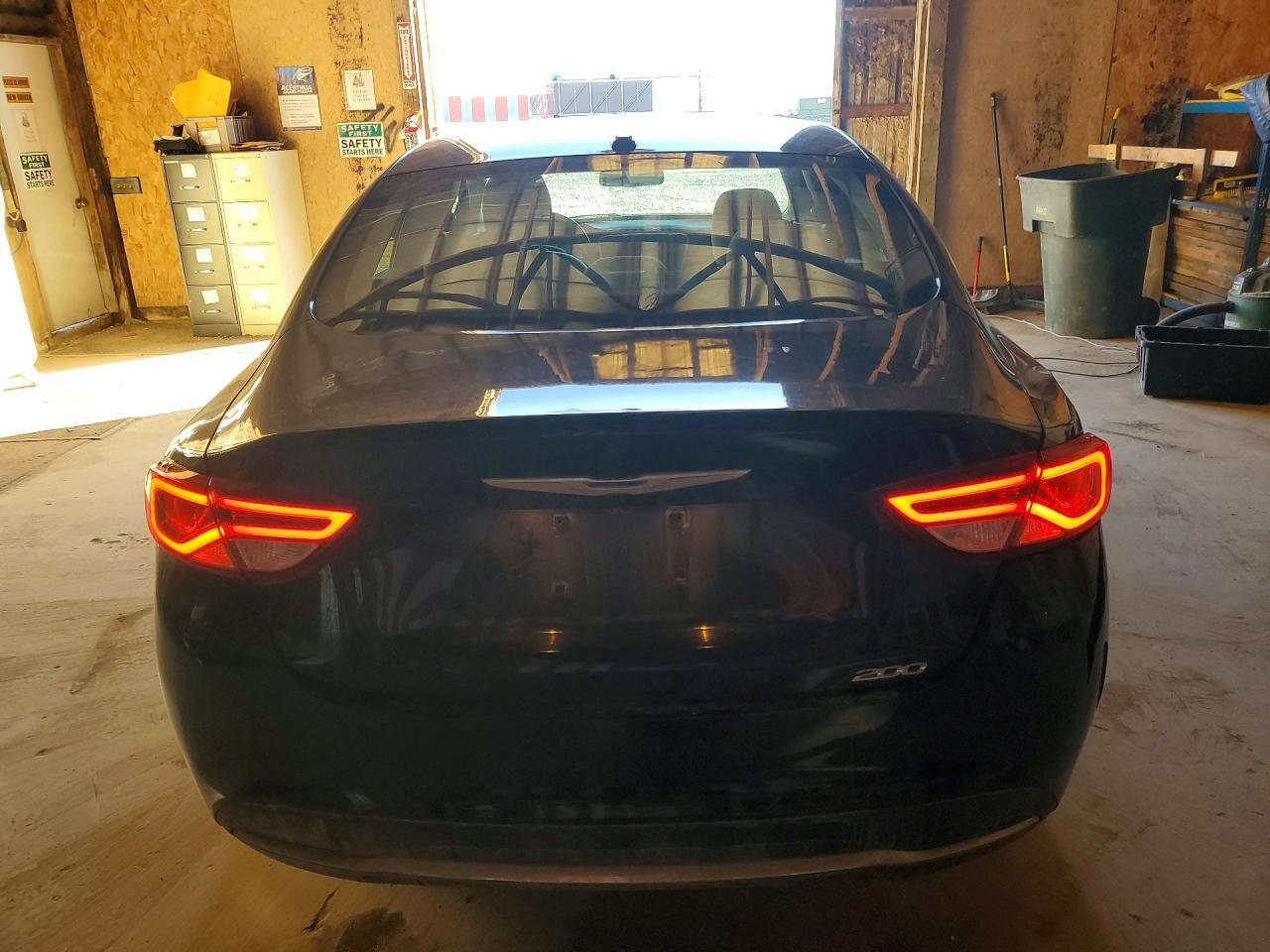 2015 Chrysler 200 Limited - Image 6