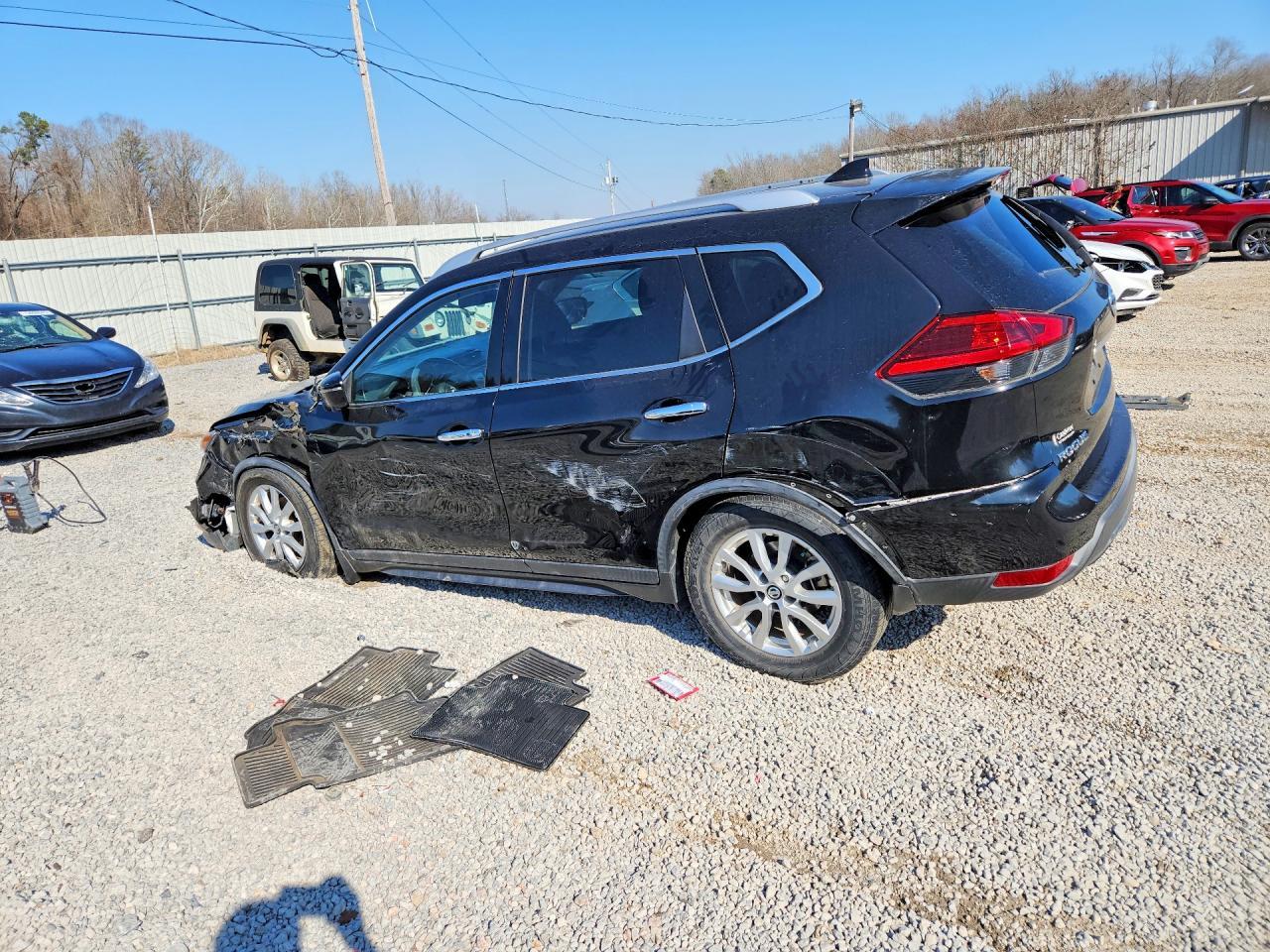 2017 Nissan Rogue S - Image 2