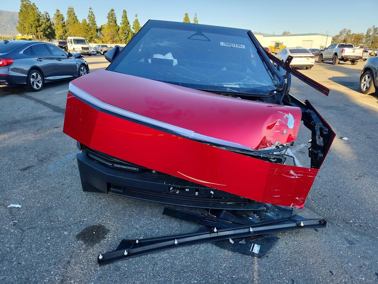 2025 Tesla Cybertruck - Фото 5