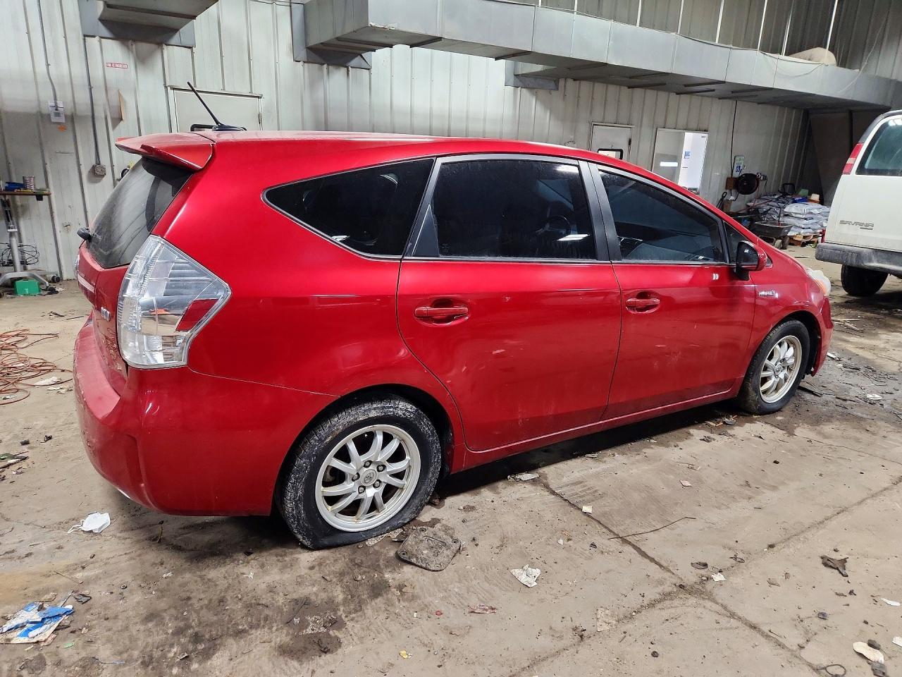 2013 Toyota Prius V Three - Image 3