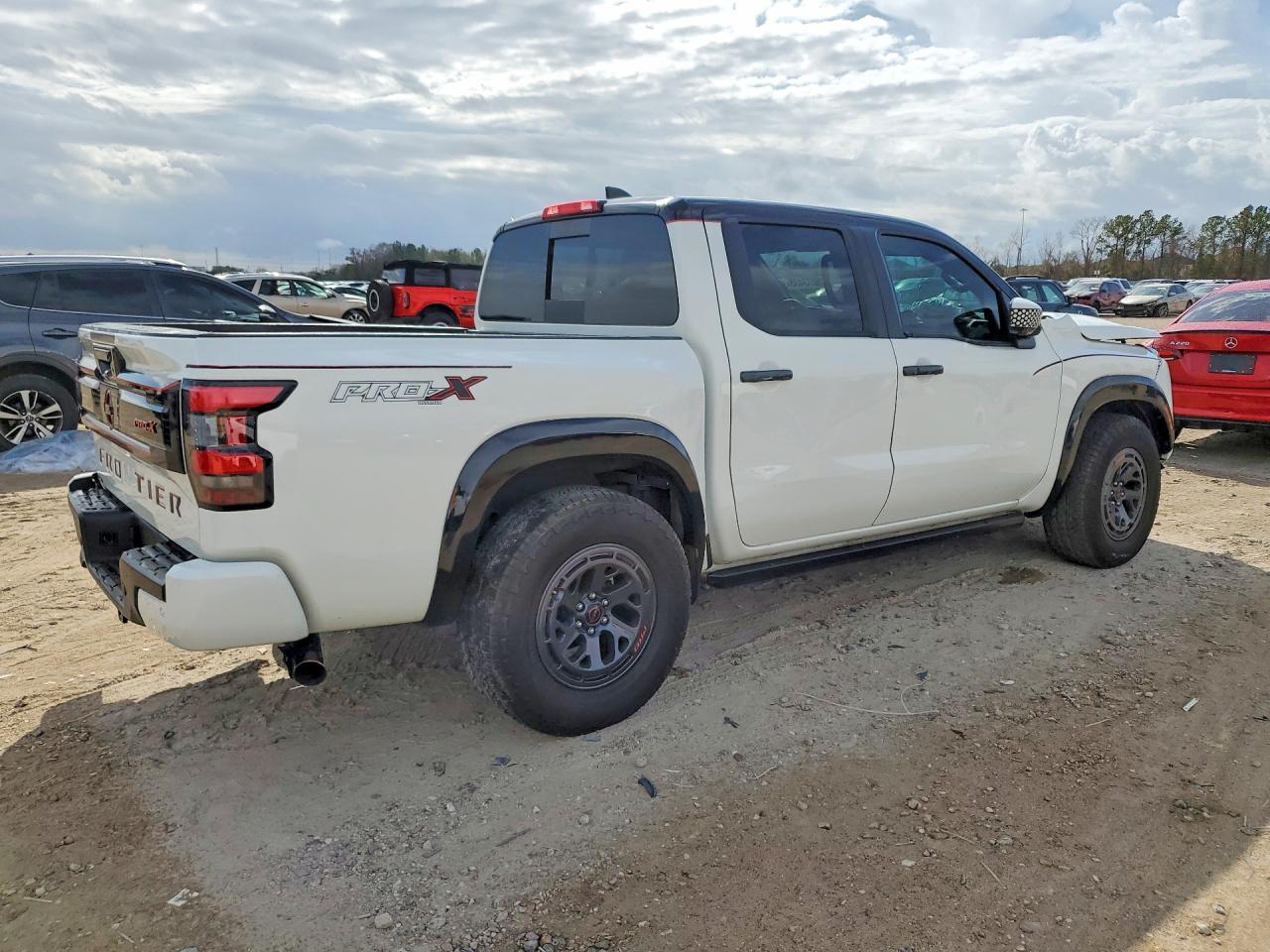 2025 Nissan Frontier S - Image 3