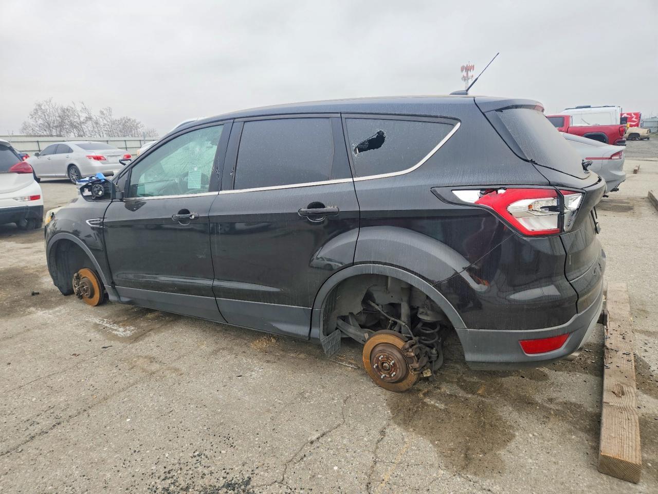 2017 Ford Escape Se - Фото 2