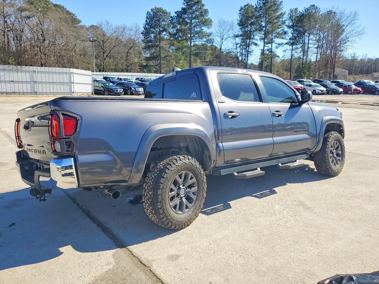 2023 Toyota Tacoma Double Cab - Image 3