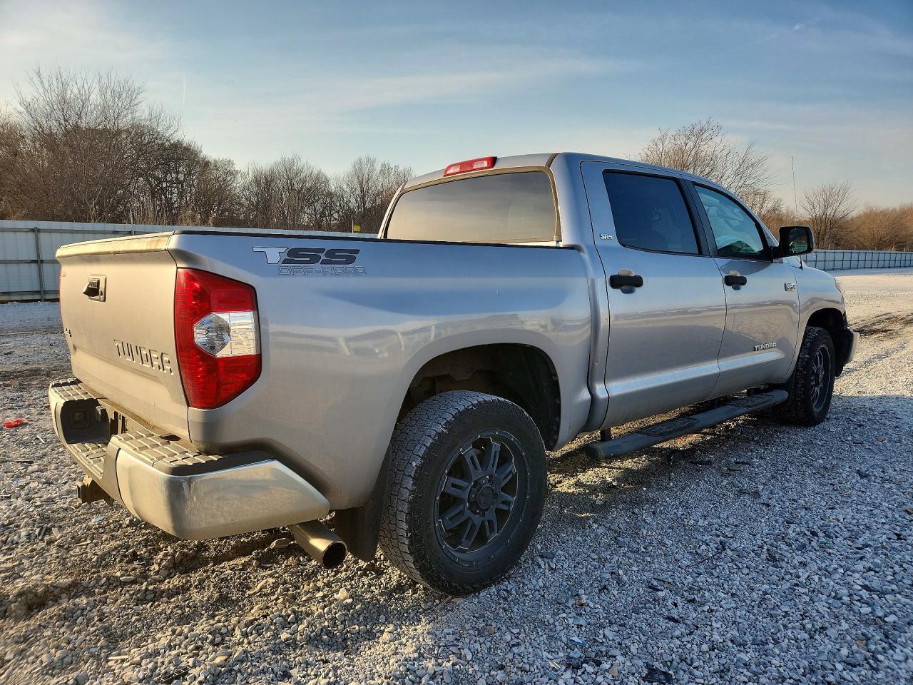 2014 Toyota Tundra Sr5 - Image 3