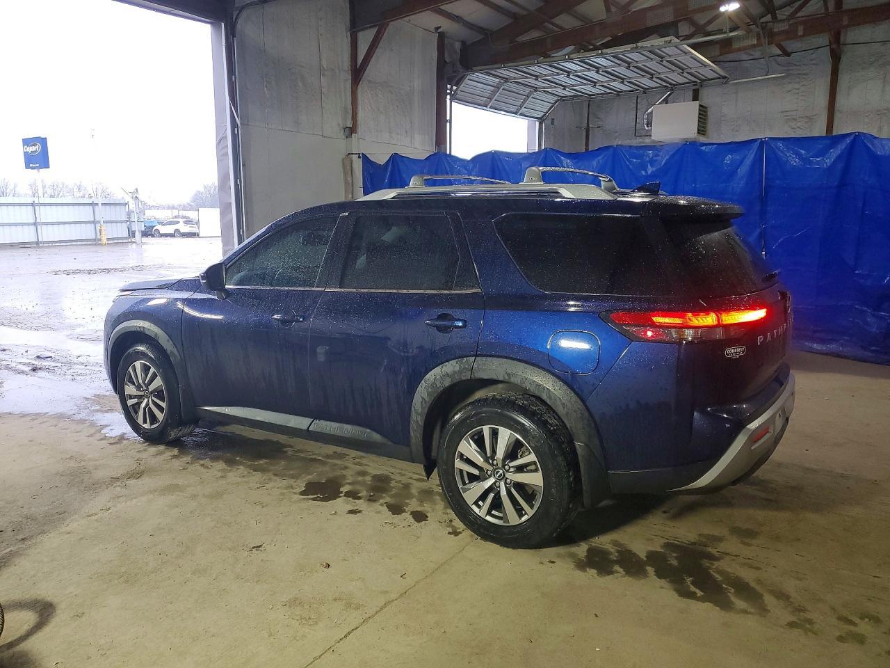 2022 Nissan Pathfinder Sl - Фото 2