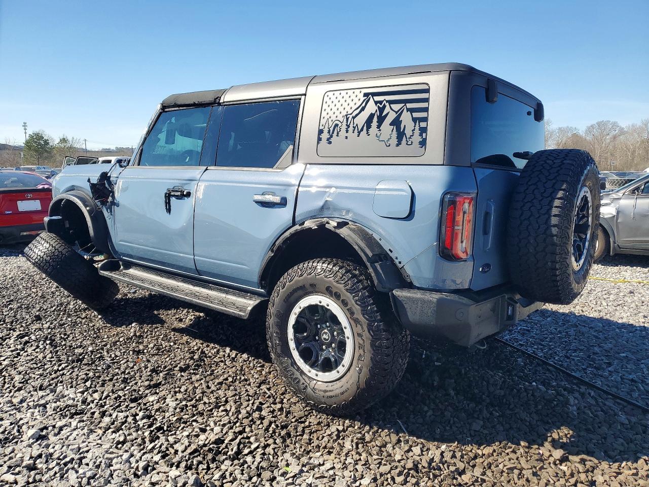 2025 Ford Bronco Outer Banks - Фото 2