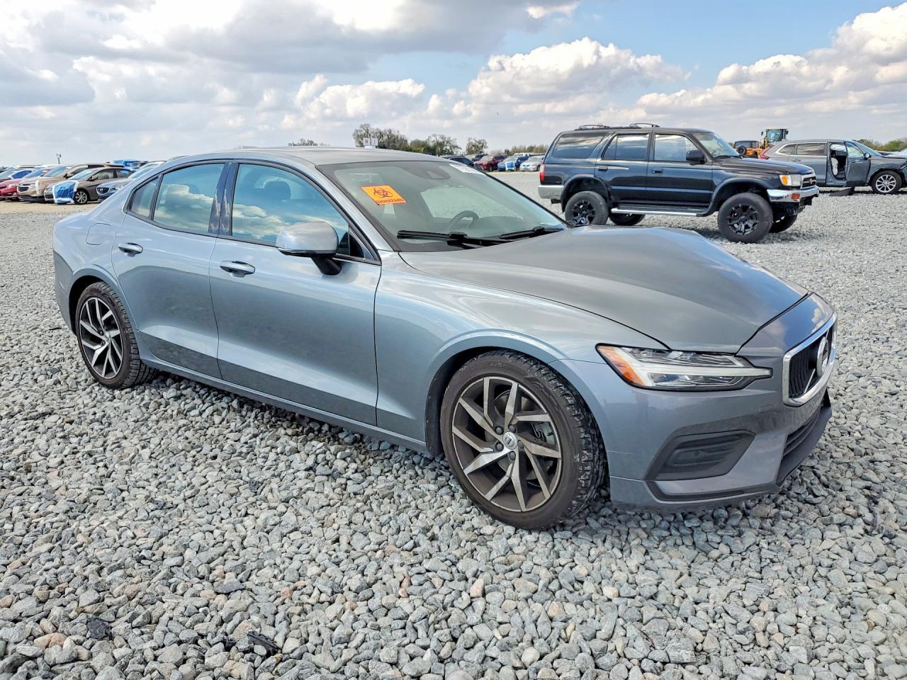 2020 Volvo S60 T5 Momentum - Image 4