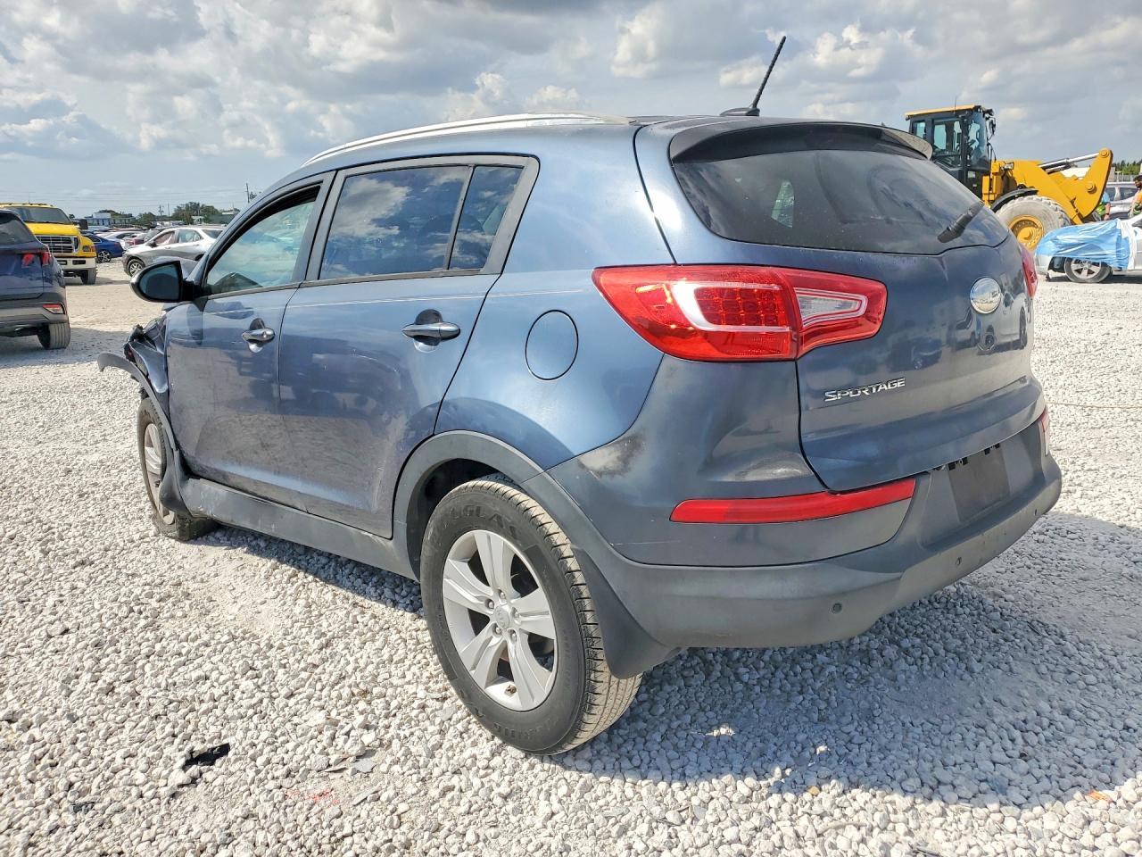 2013 Kia Sportage Base - Image 2