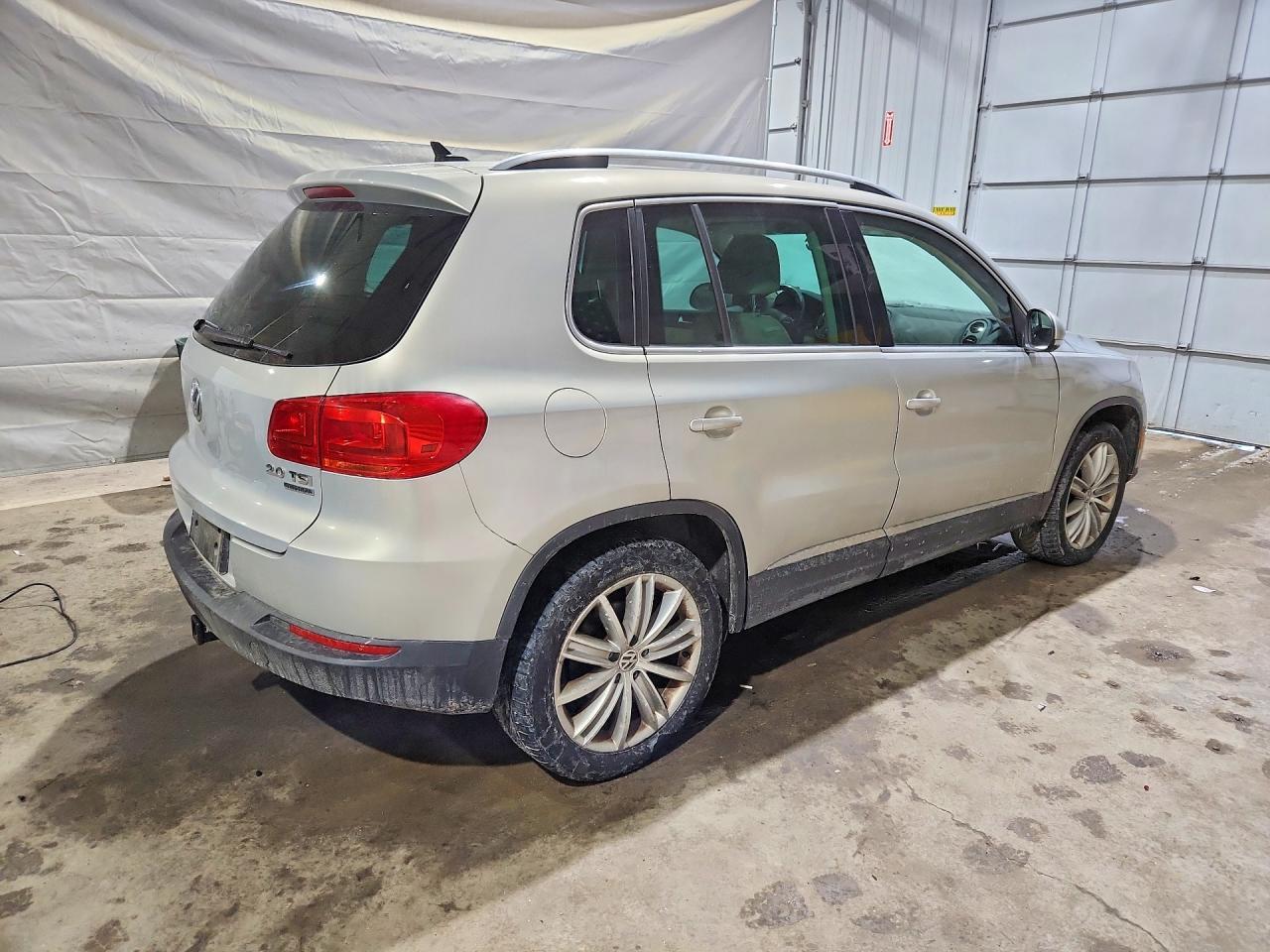 2013 Volkswagen Tiguan S - Image 3