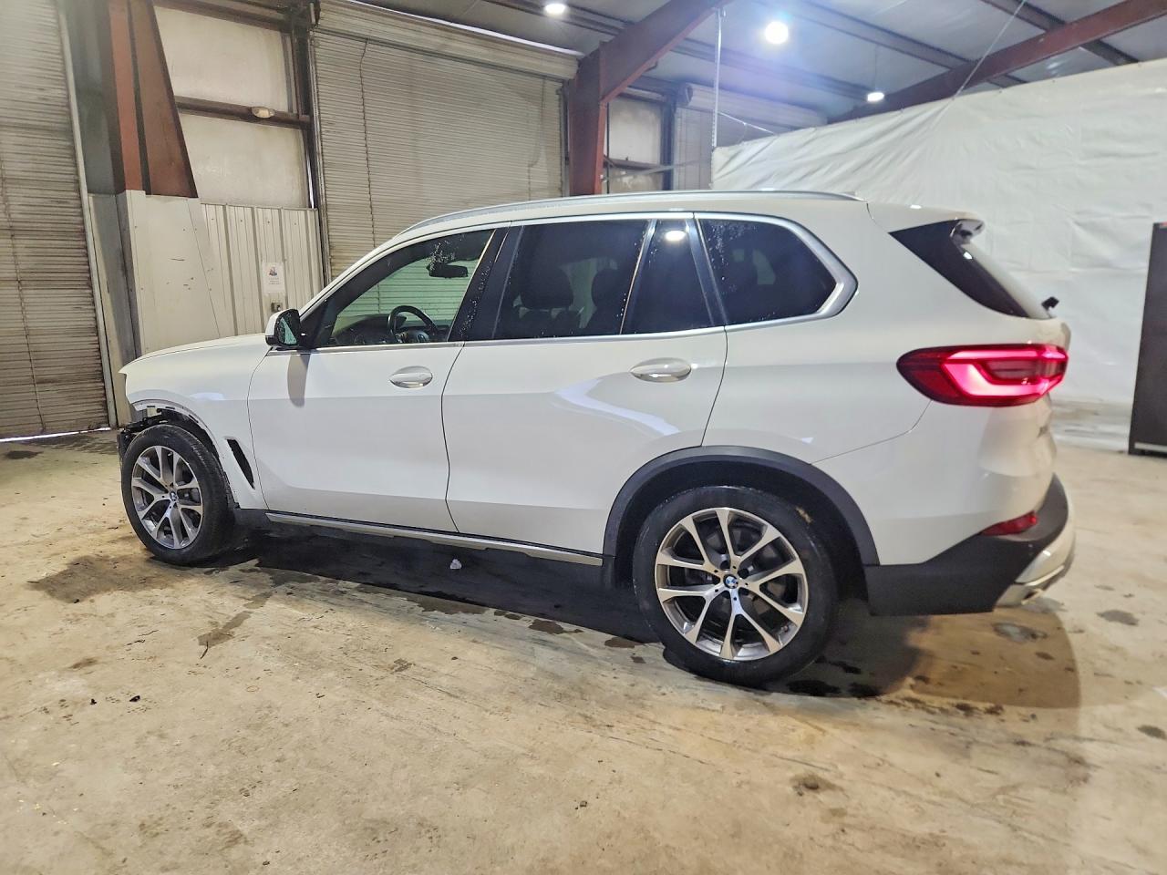 2019 BMW X5 xDrive40I - Image 2