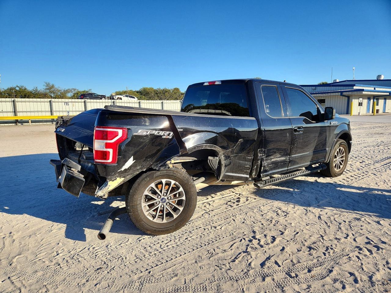 2020 Ford F150 Super Cab - Фото 3