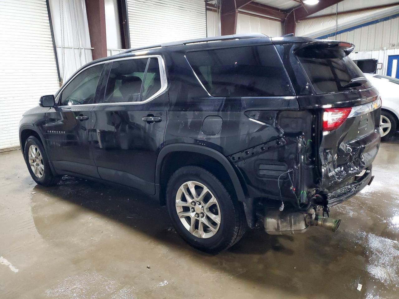 2019 Chevrolet Traverse Lt - Image 2