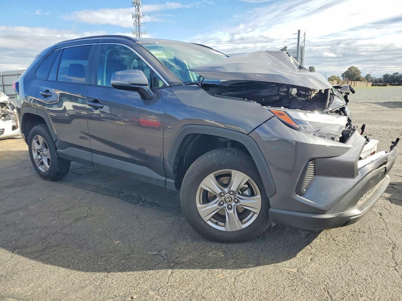 2025 Toyota Rav4 Xle - Image 4