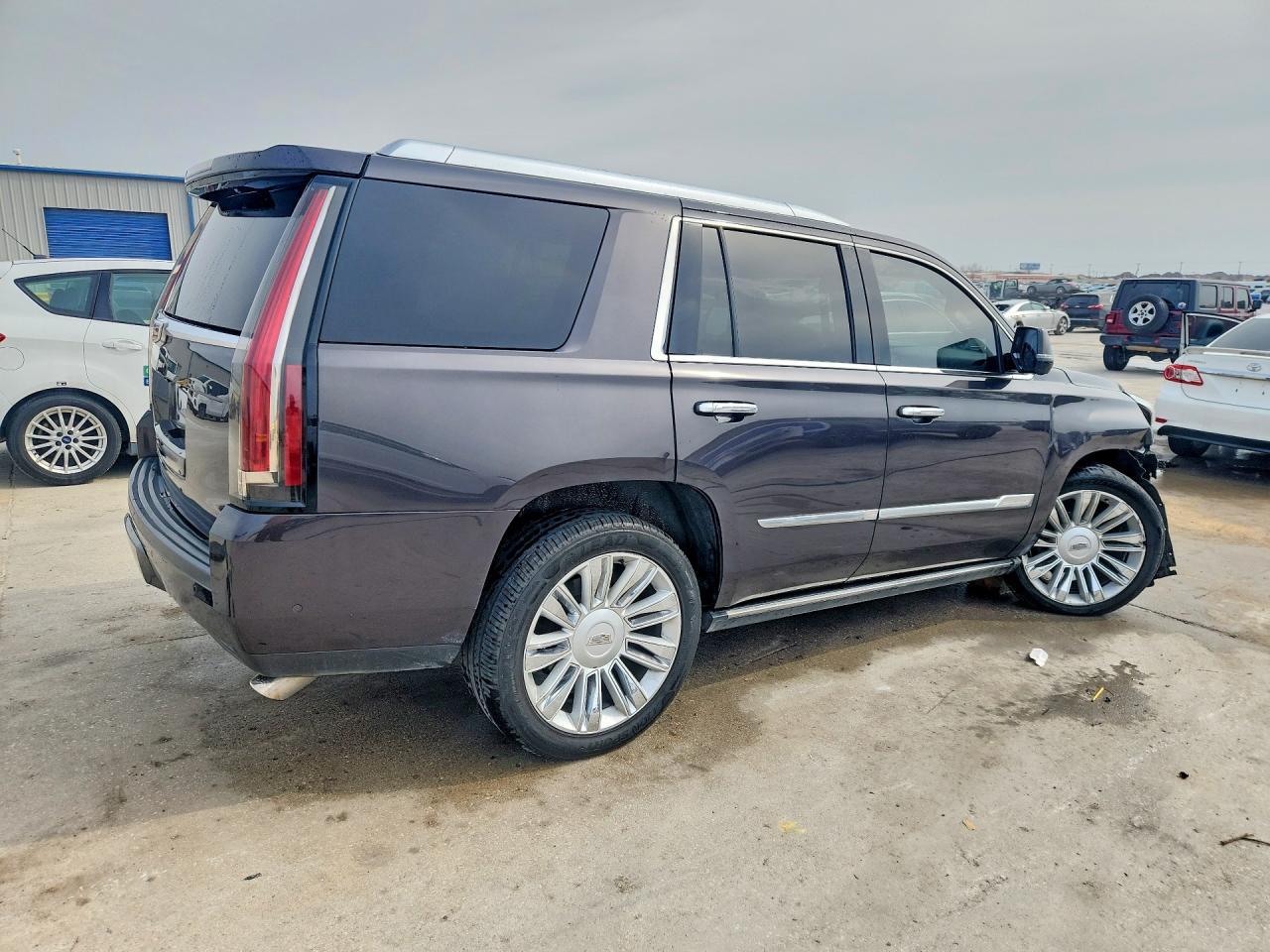 2017 Cadillac Escalade Platinum - Фото 3