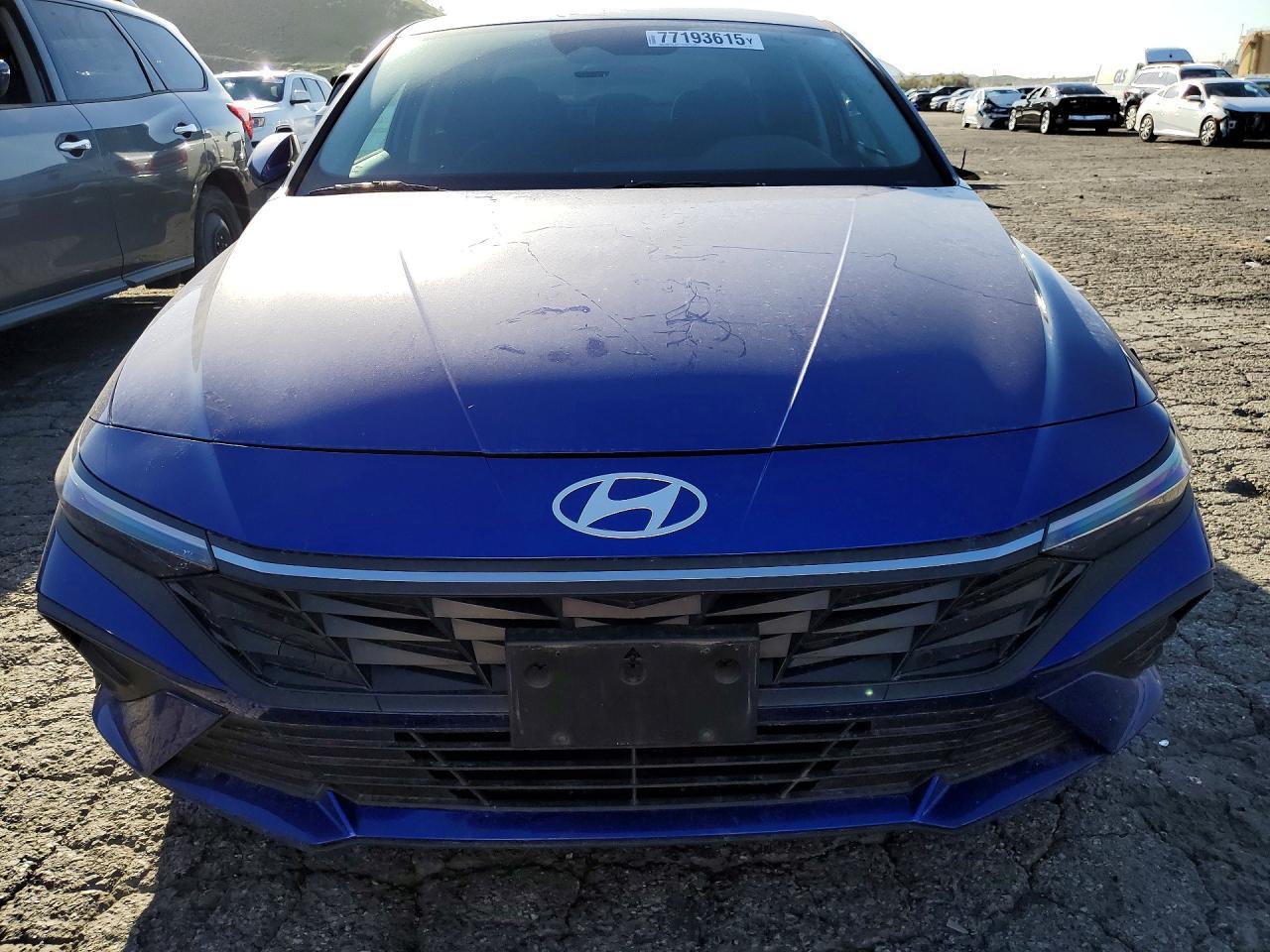 2025 Hyundai Elantra Blue - Фото 5