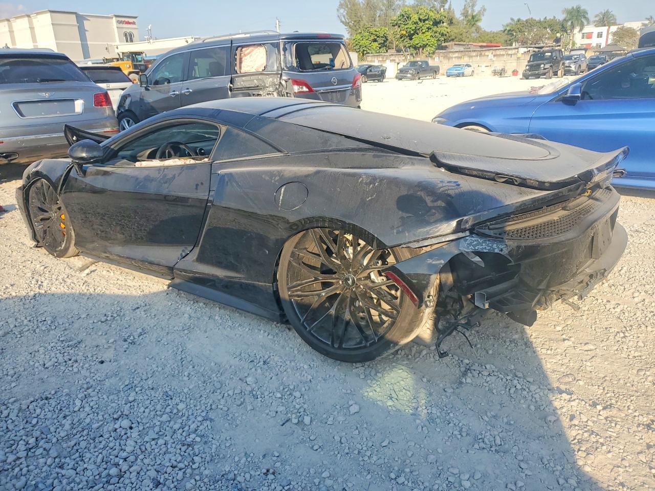 2022 Mclaren Automotive Gt - Image 2