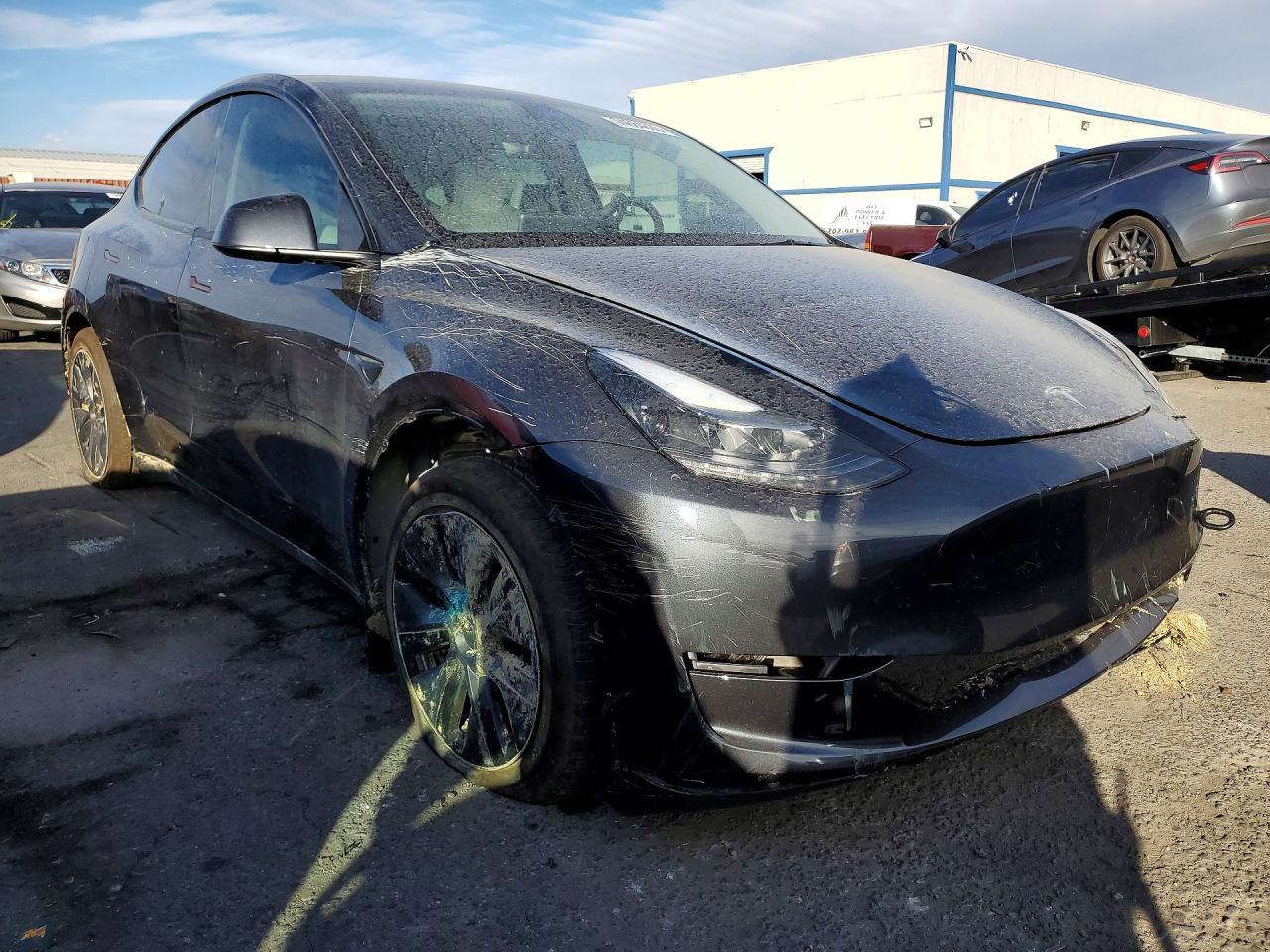 2025 Tesla Model Y - Image 4
