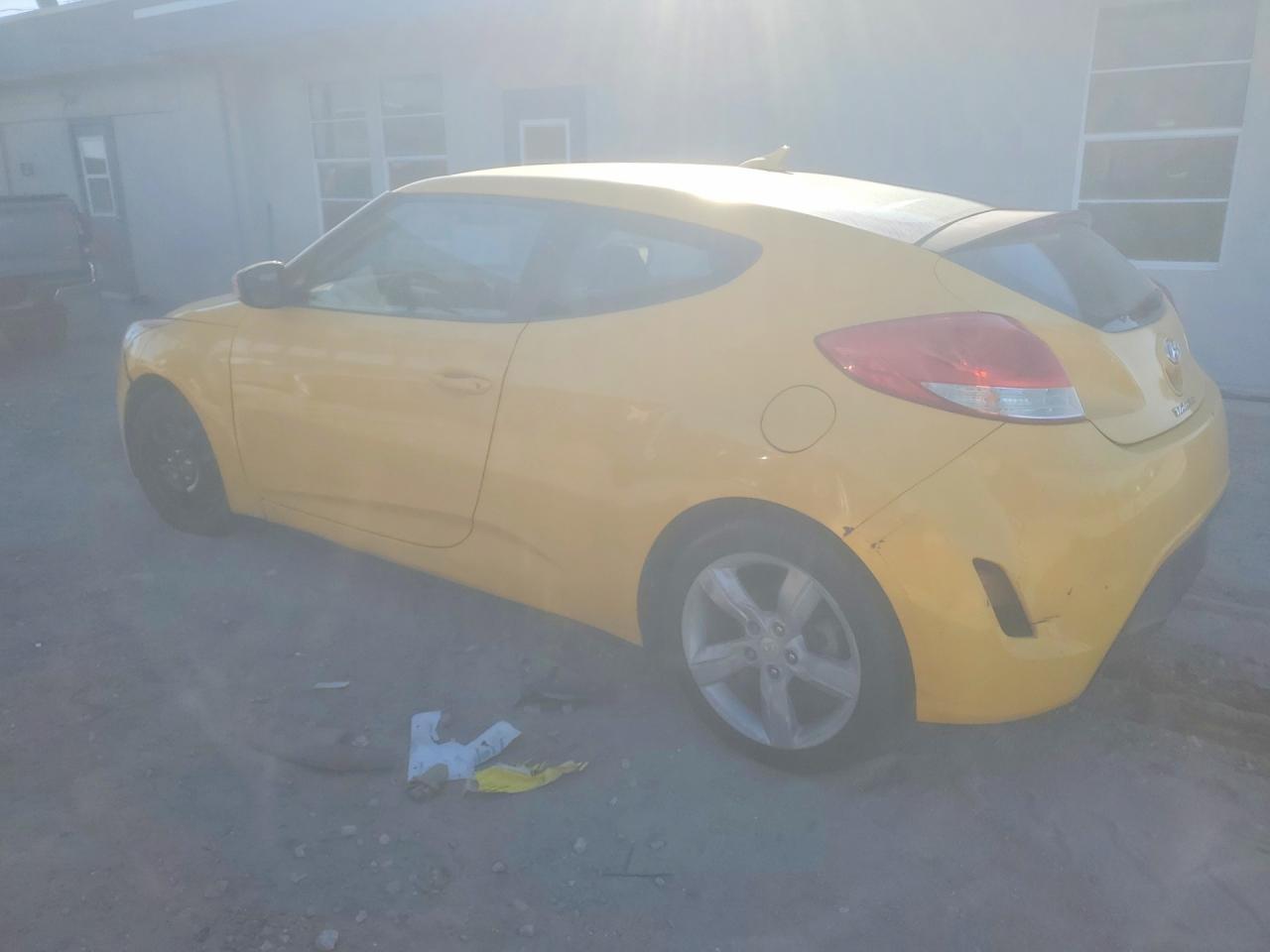 2015 Hyundai Veloster - Фото 2