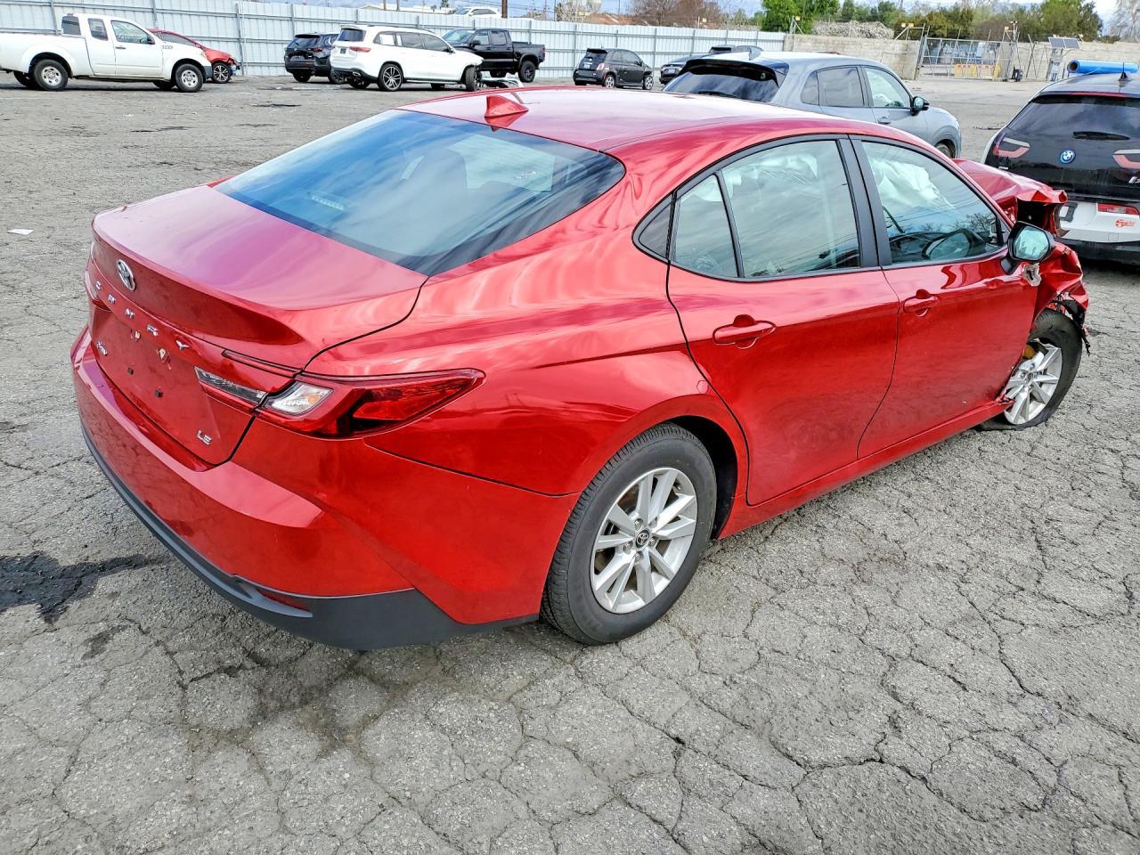 2025 Toyota Camry Le - Фото 3