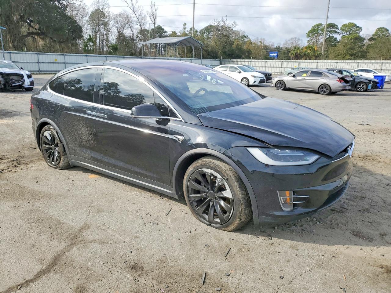 2018 Tesla Model X - Фото 4