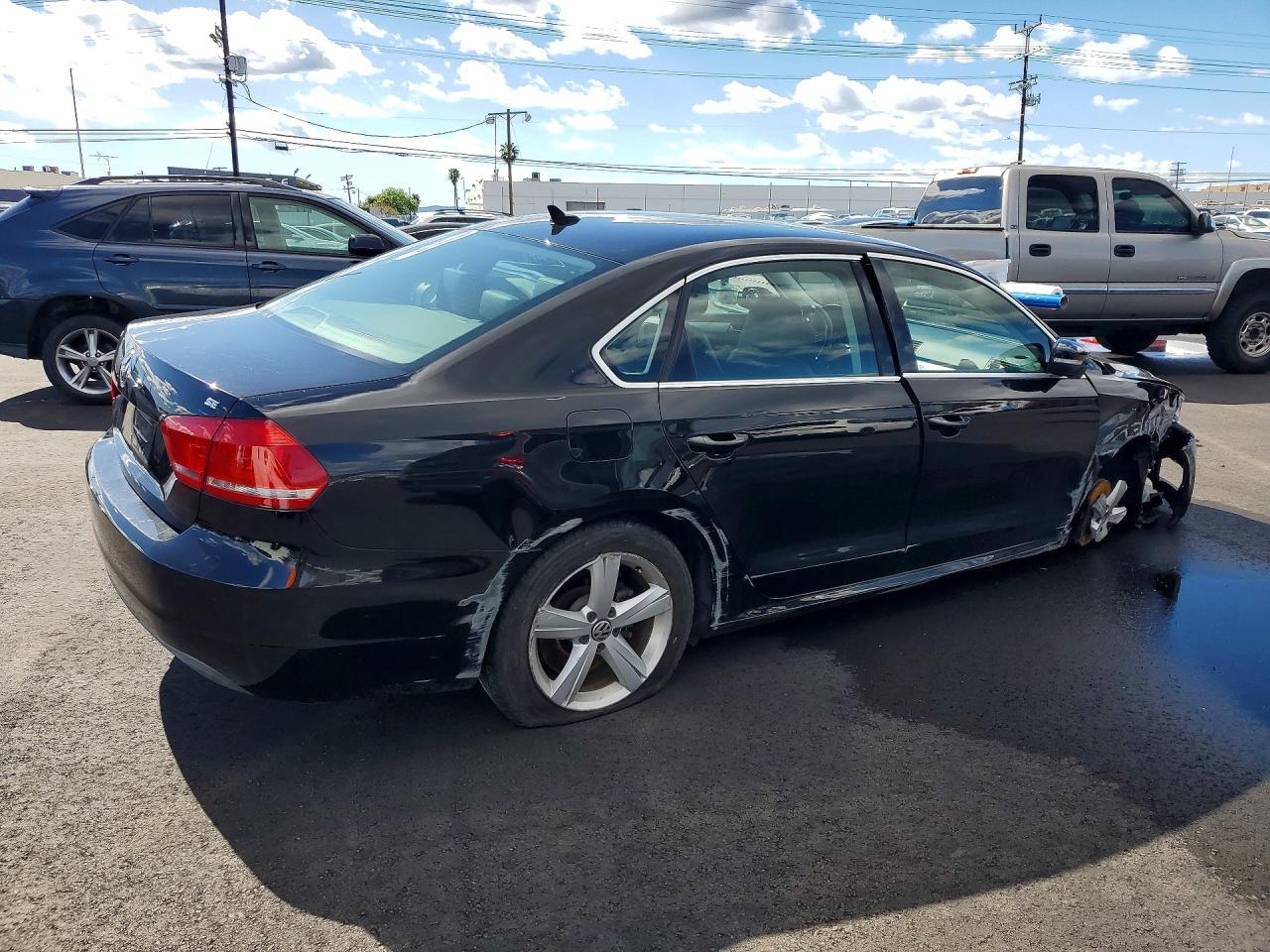 2013 Volkswagen Passat Se - Image 3