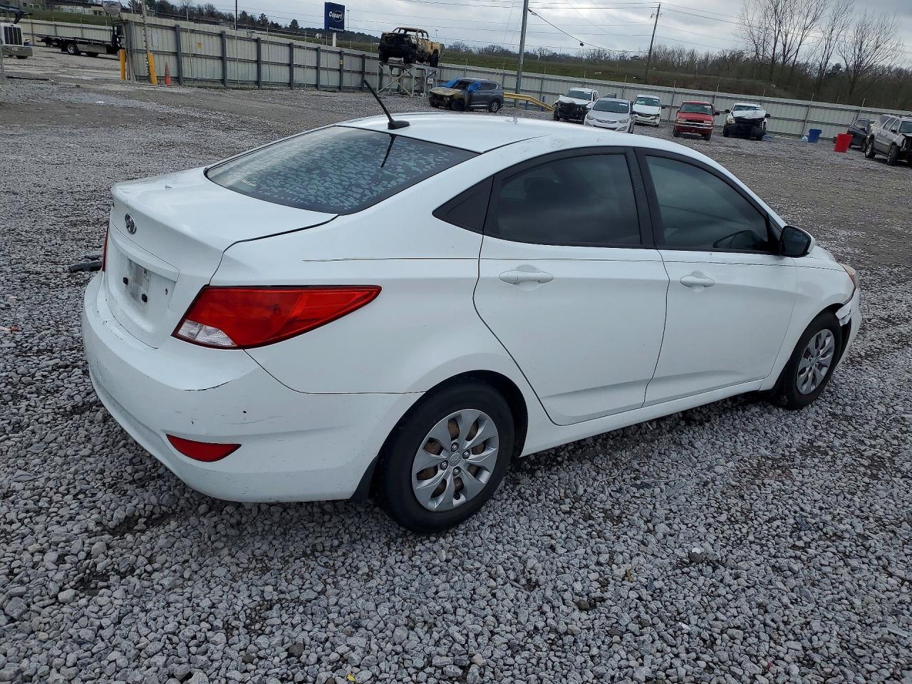 2016 Hyundai Accent Se - Фото 3