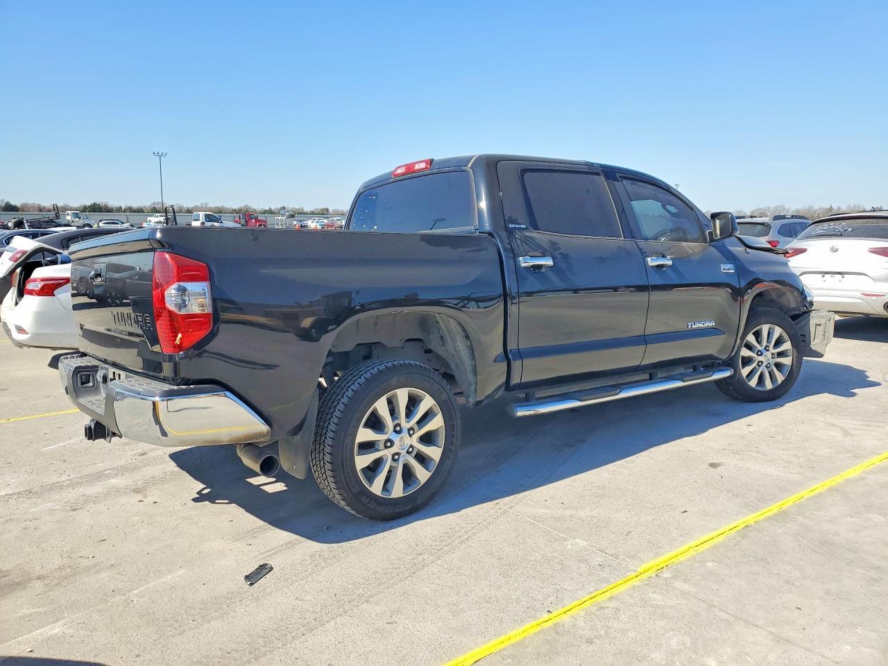 2014 Toyota Tundra Crewmax Limited - Image 3