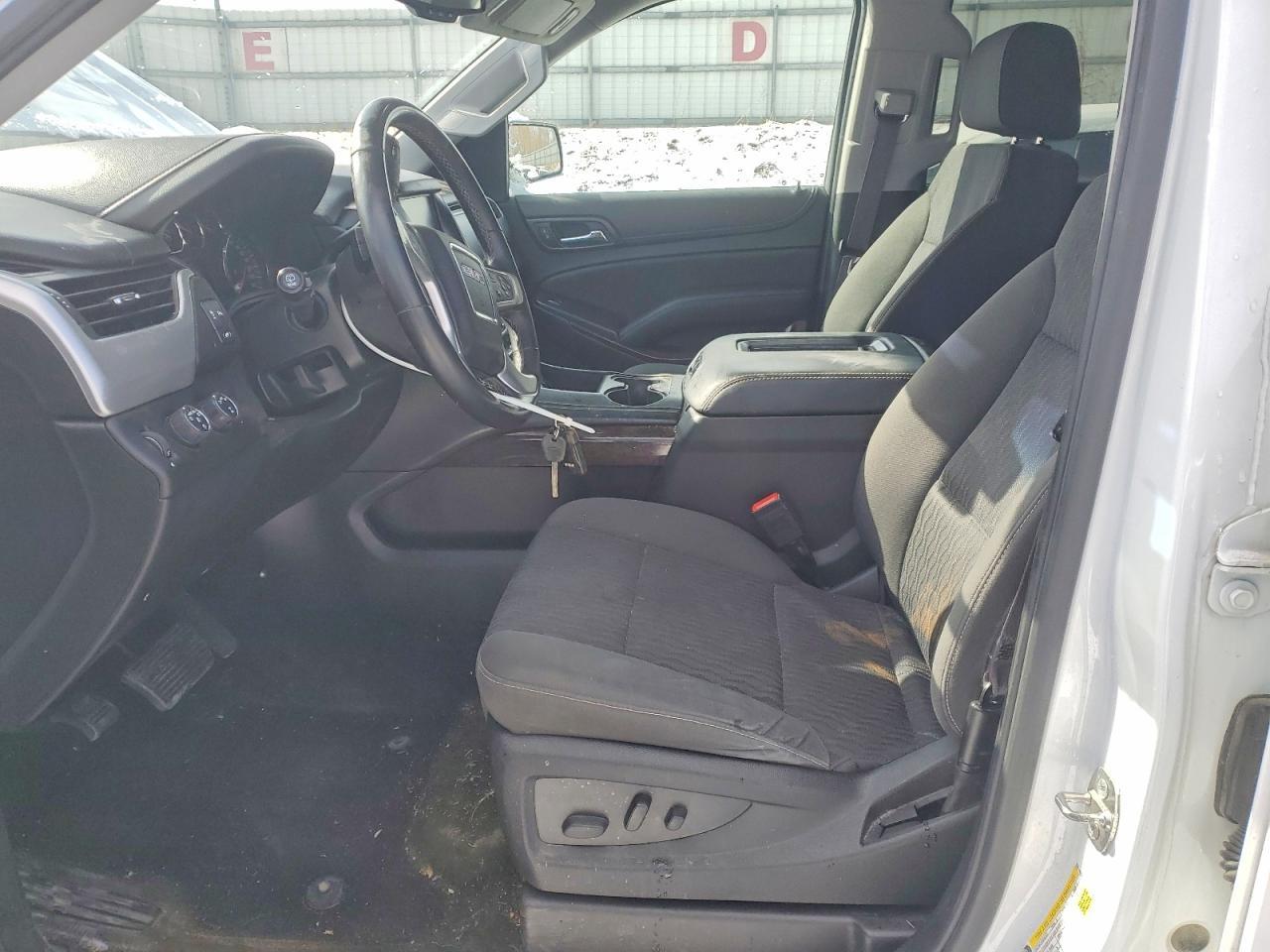 2017 GMC Yukon Sle - Image 7