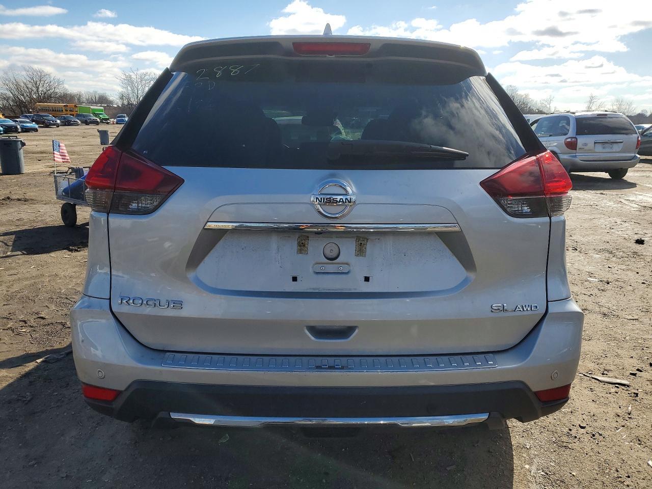 2019 Nissan Rogue S - Фото 6