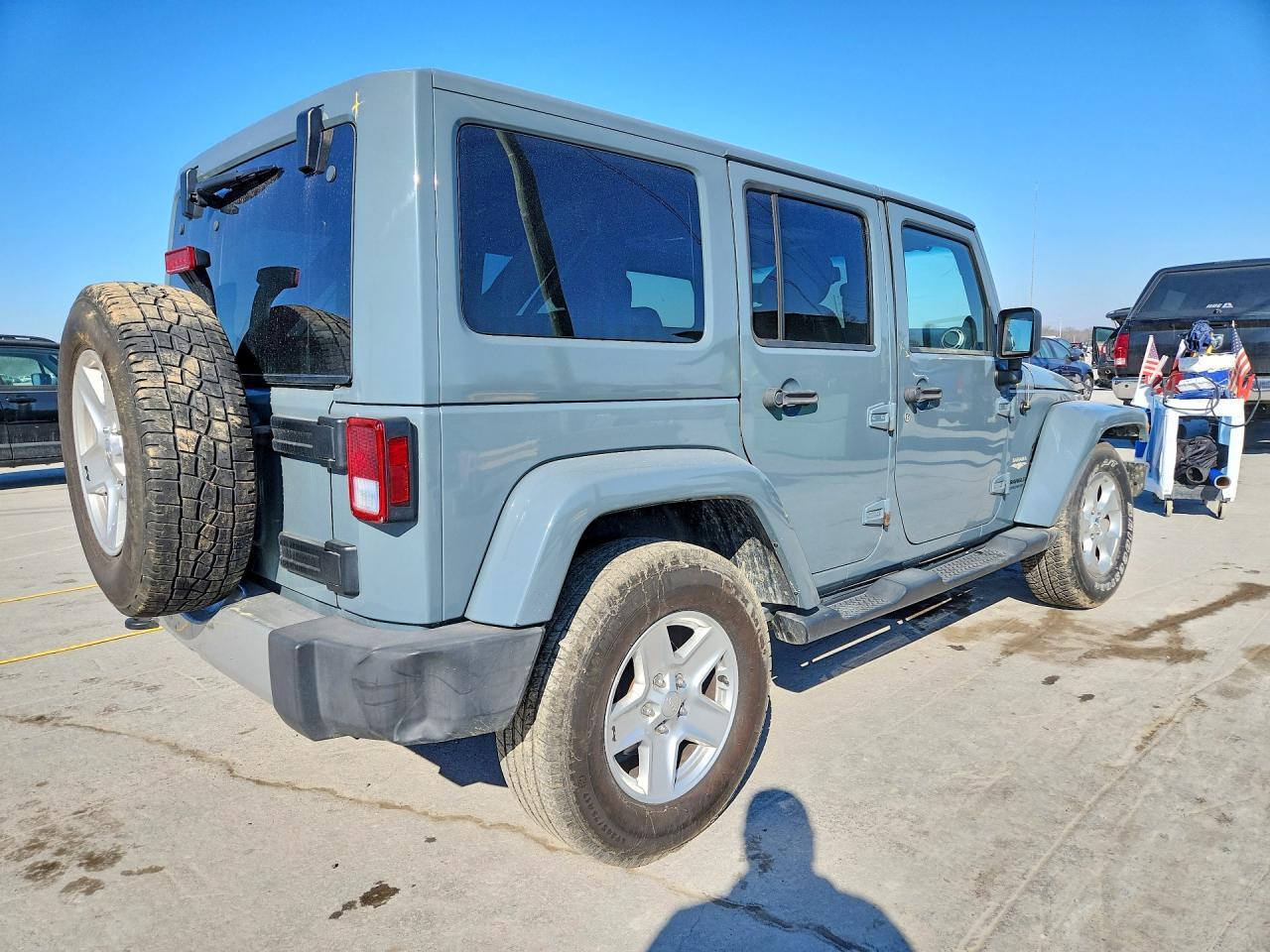 2014 Jeep Wrangler Unlimited Sahara - Image 3