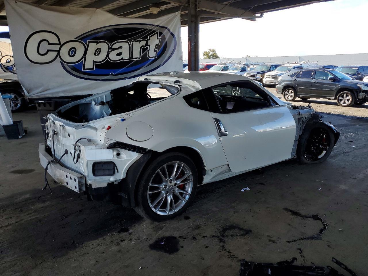 2015 Nissan 370Z Base - Image 3