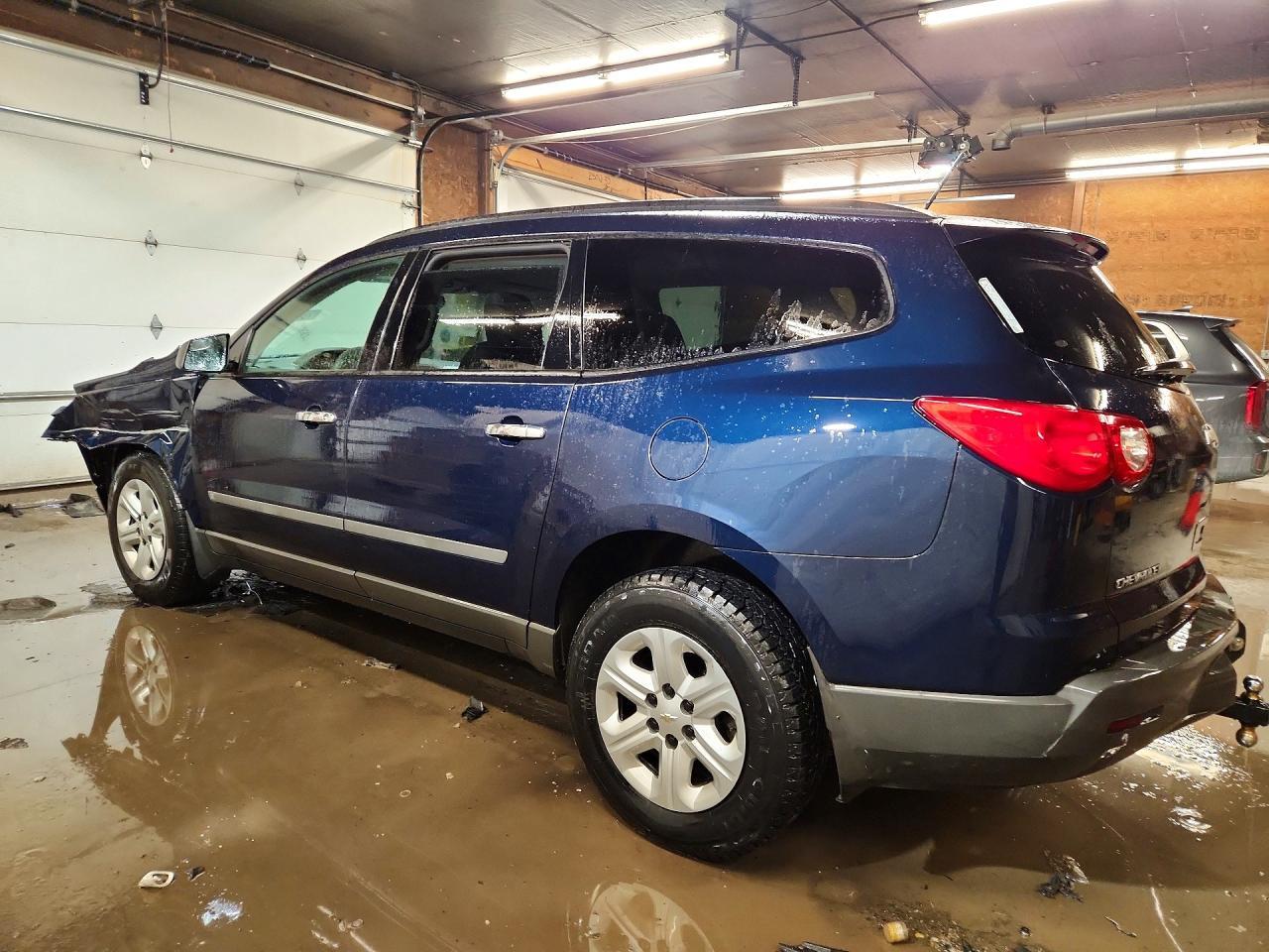 2009 Chevrolet Traverse Ls - Фото 2