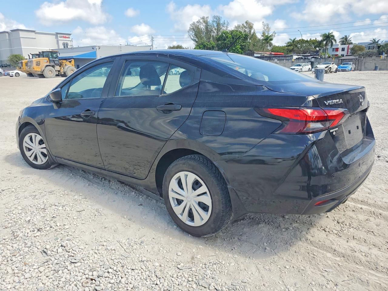 2023 Nissan Versa S - Фото 2