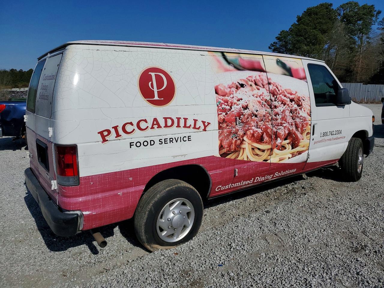 2011 Ford Econoline E150 Van - Фото 3