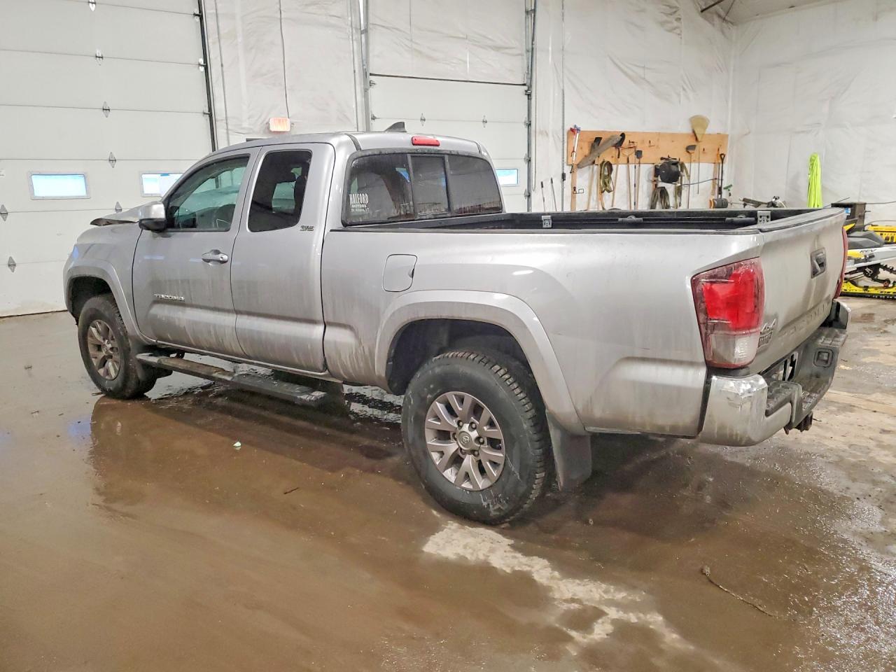 2018 Toyota Tacoma Sr5 V6 - Image 2