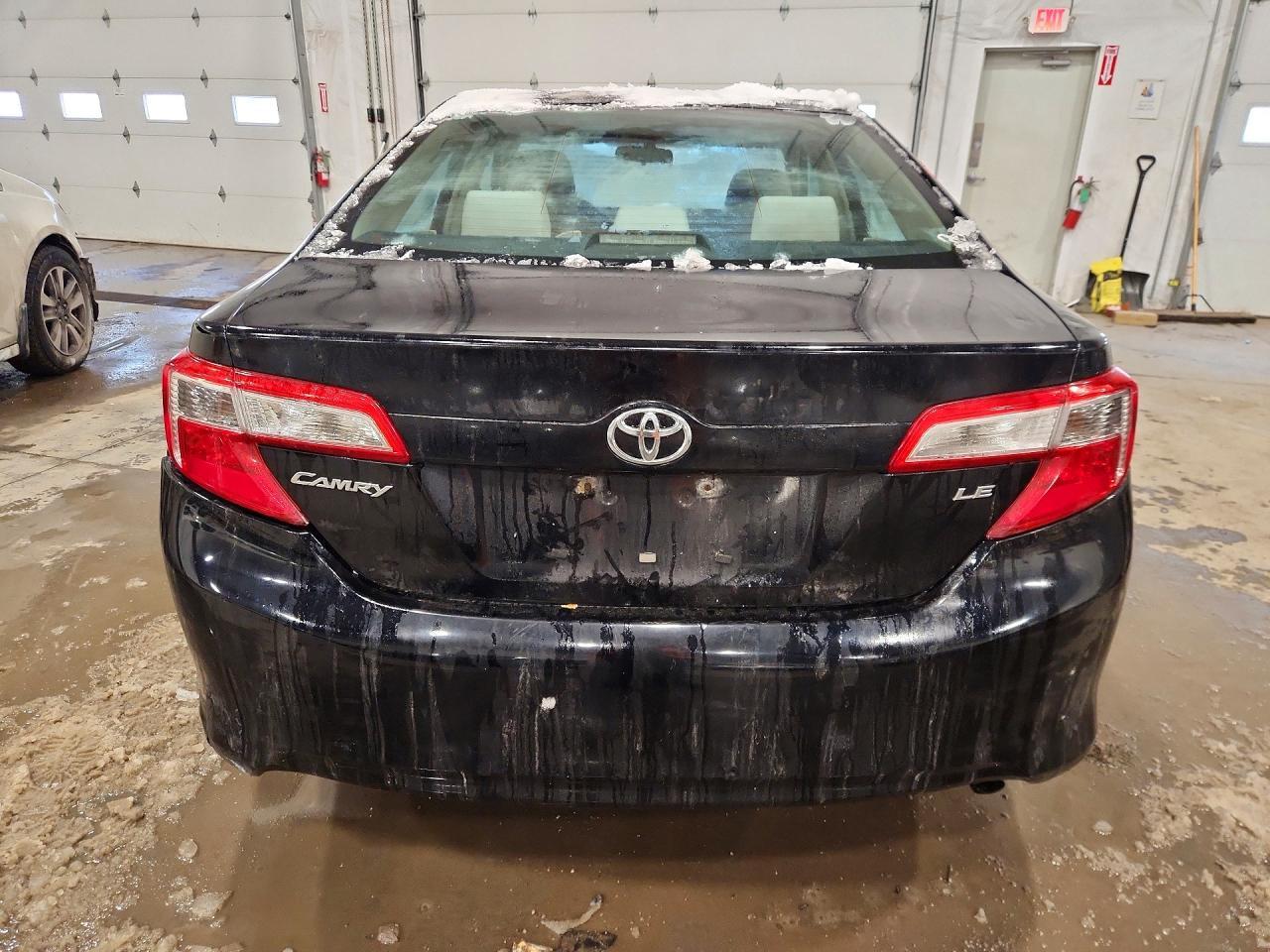 2012 Toyota Camry - Фото 6