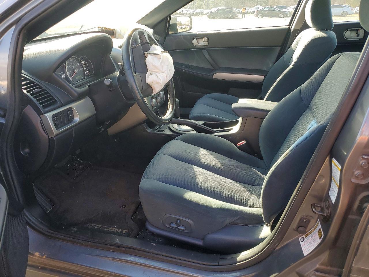 2005 Mitsubishi Galant Ls High - Image 7