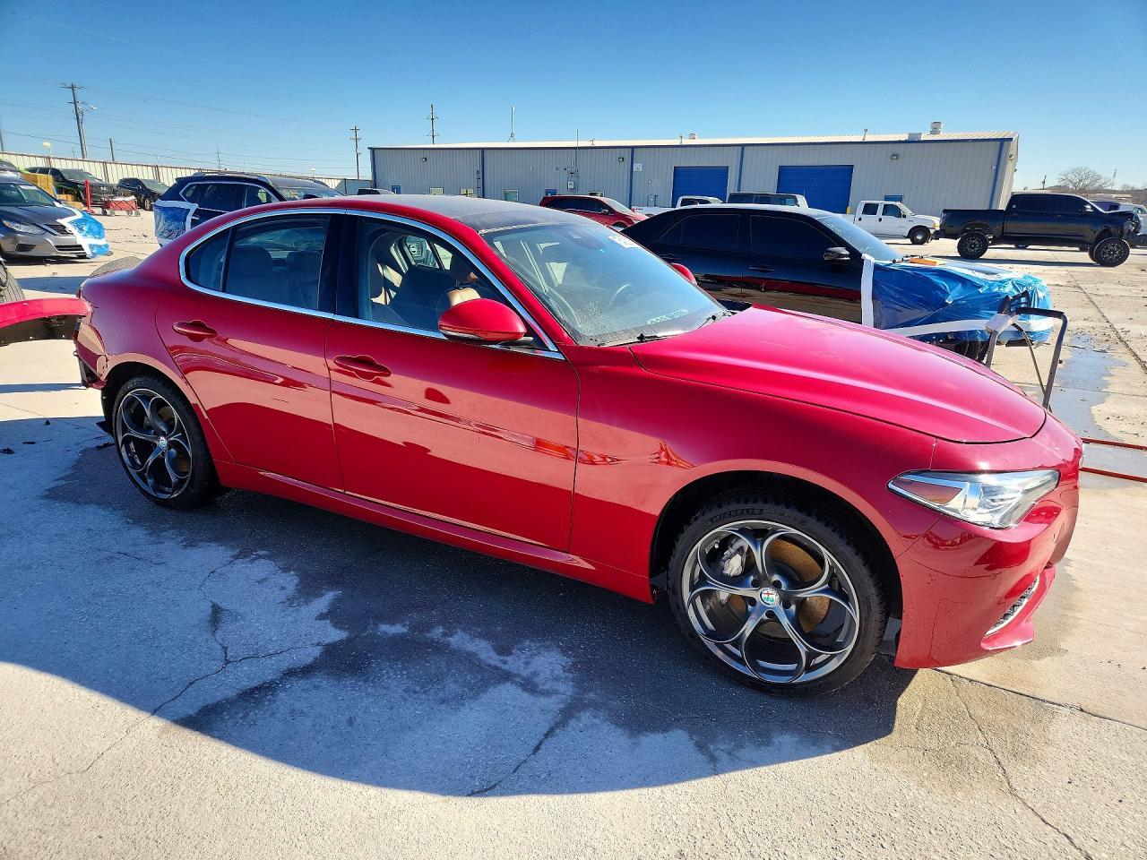 2020 Alfa Romeo Giulia Ti - Фото 4