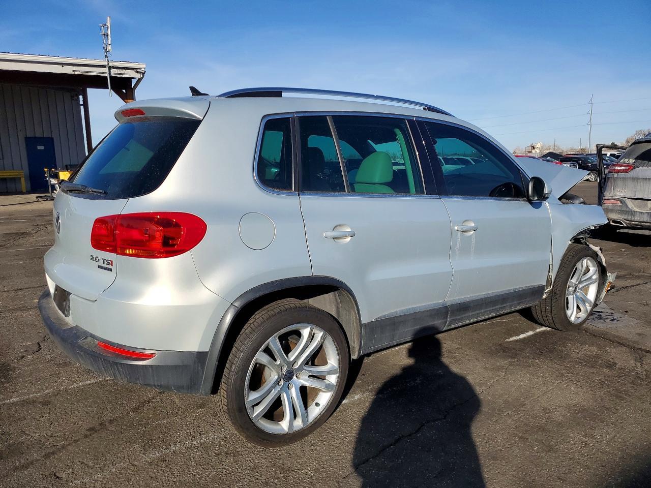 2013 Volkswagen Tiguan S - Image 3