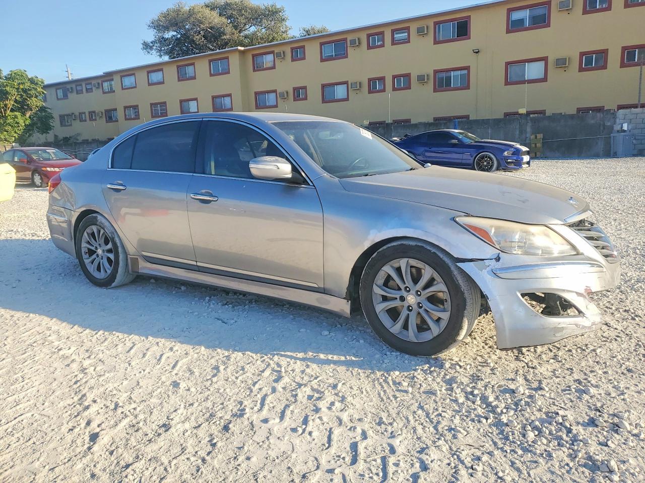 2013 Hyundai Genesis 3.8L - Image 4