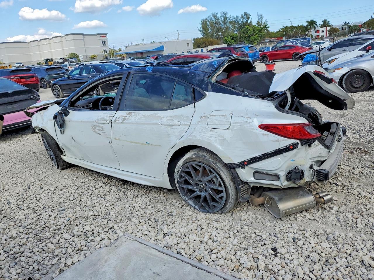 2025 Toyota Camry Xse - Фото 2