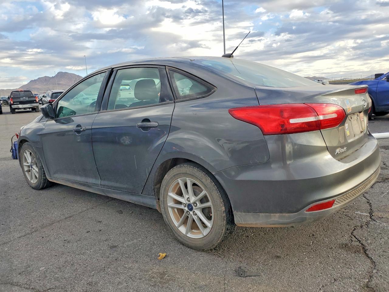 2018 Ford Focus Se - Фото 2