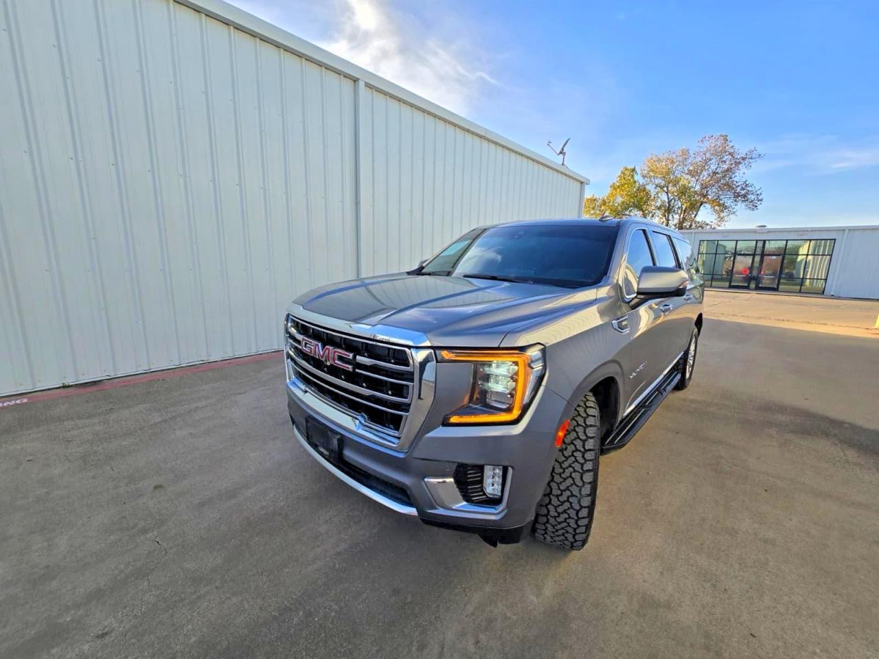 2021 GMC Yukon Xl K Gray - Image 2