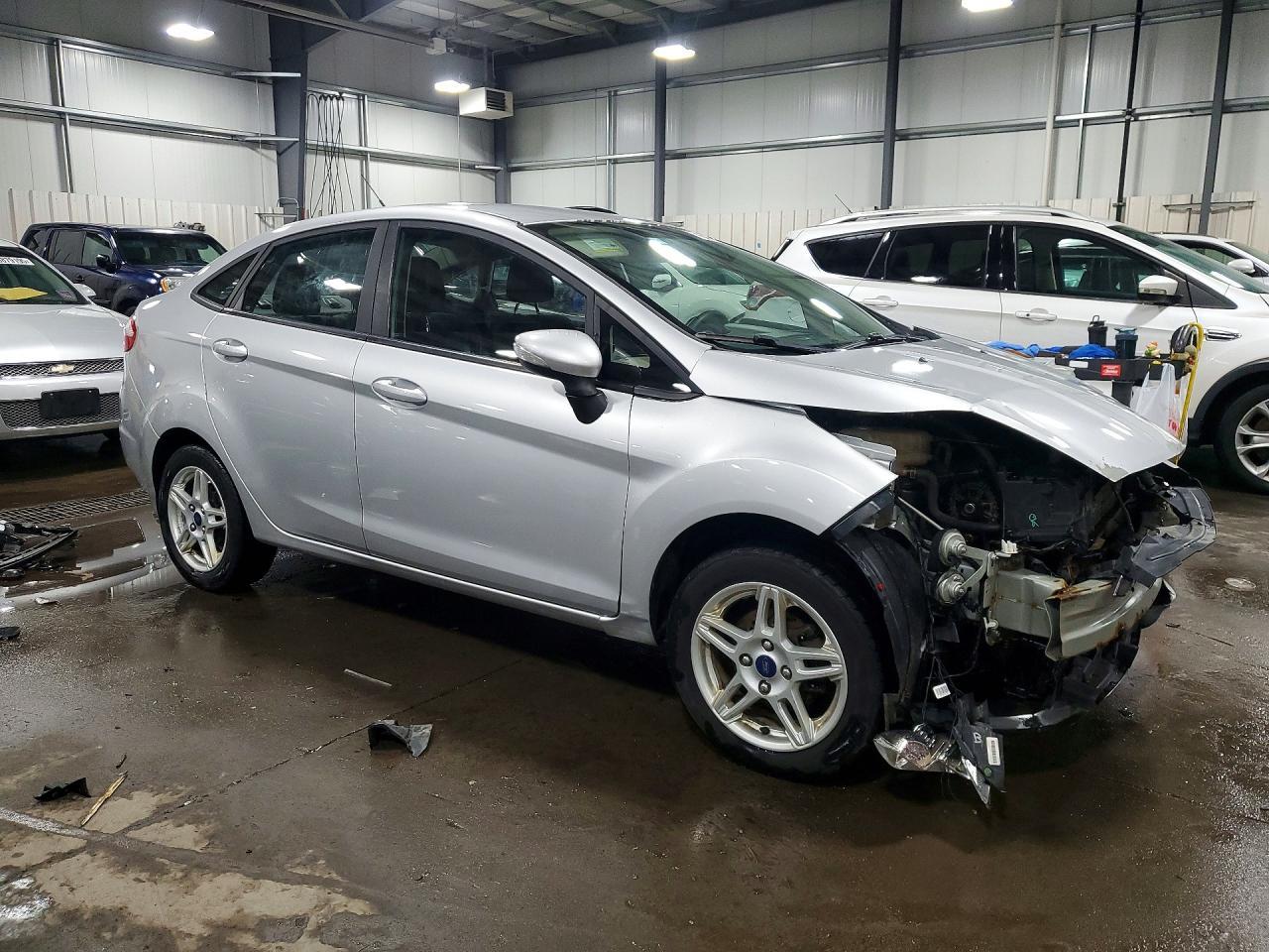 2017 Ford Fiesta Se - Фото 4