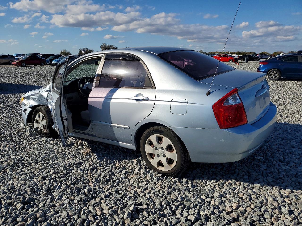 2005 Kia Spectra Lx - Фото 2